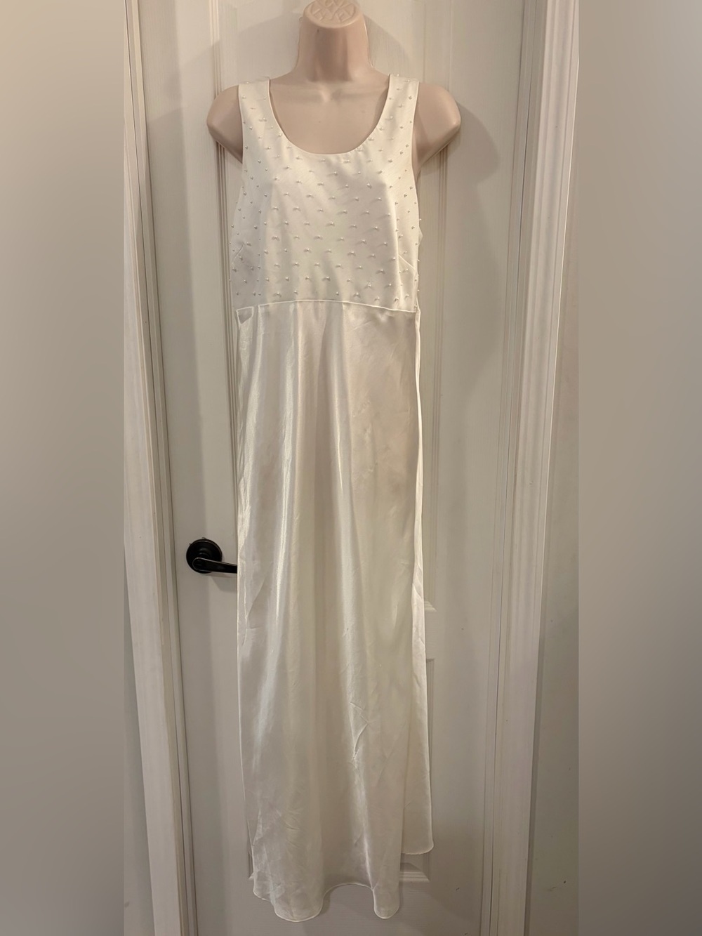 Victoria’s Secret vintage  90’s Elegant White Beaded Sleeveless Maxi Night Gown